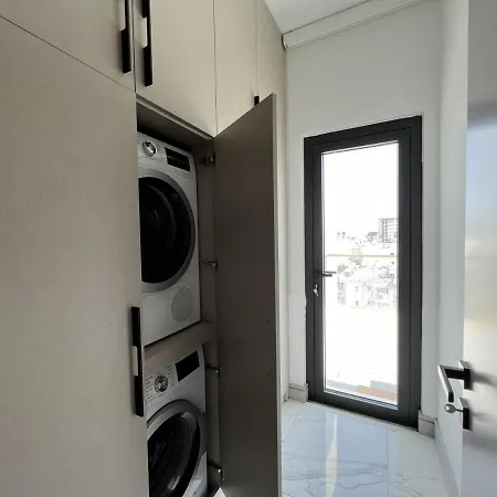 Wonderful Flat With Terrace In Apartman Kerínia