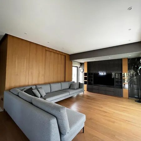 Wonderful Flat With Terrace In Apartament *